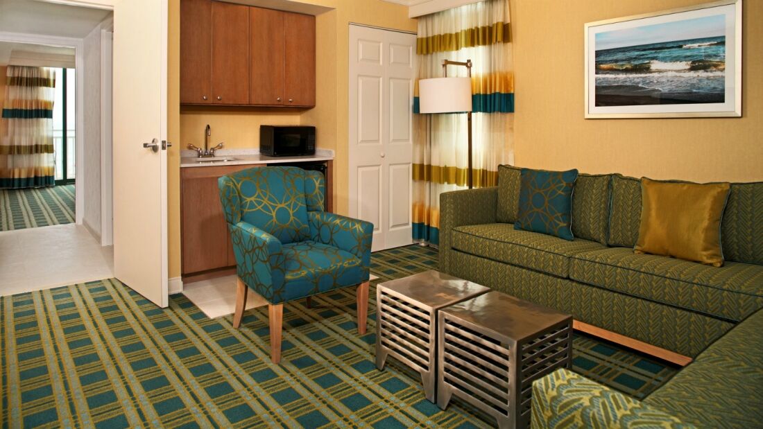 Sheraton Oceanfront 3*
